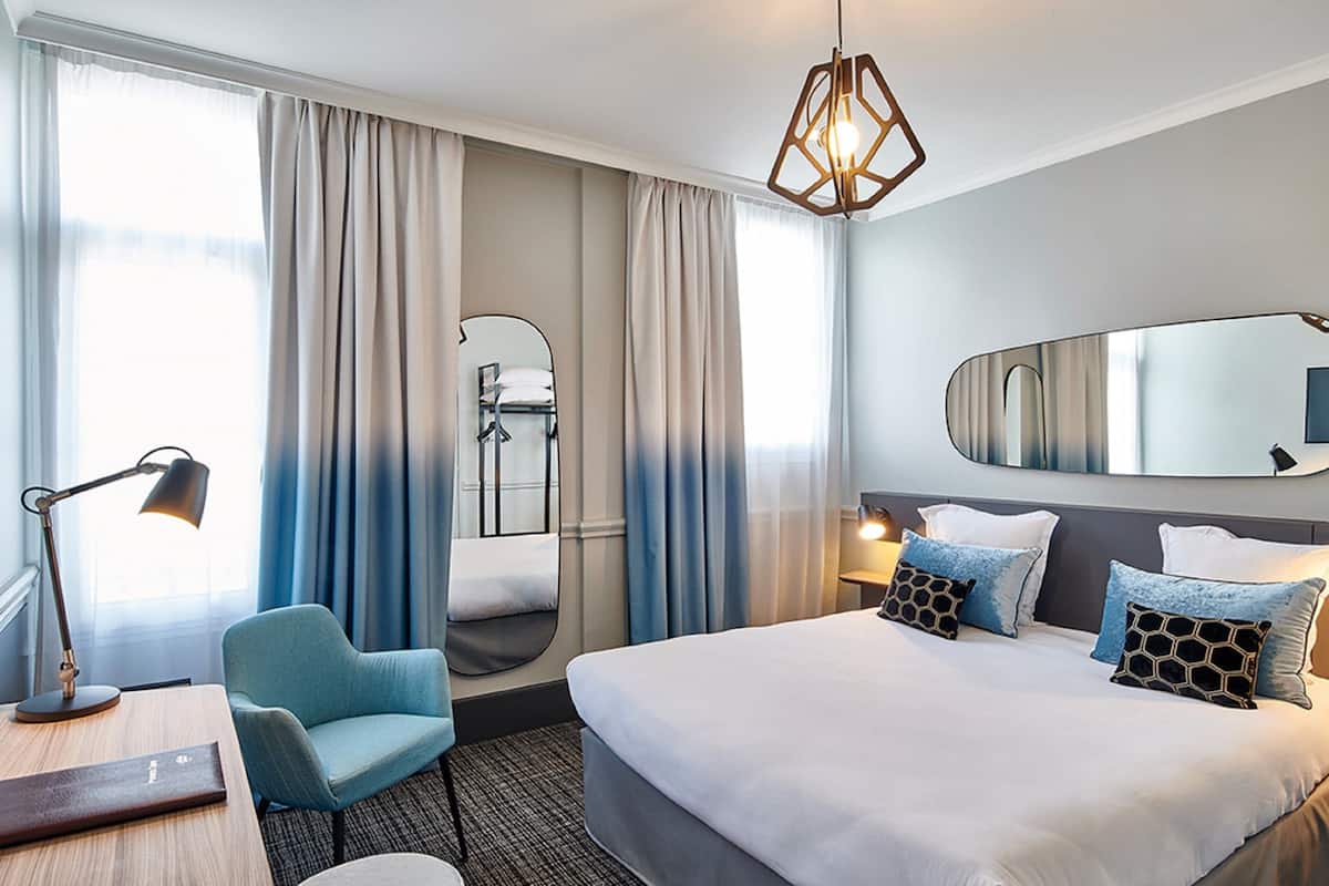 In-room safe, desk, blackout drapes, soundproofing