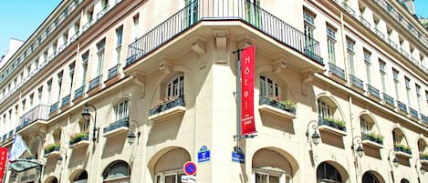 Mặt tiền nơi lưu trú