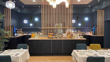 Daily buffet breakfast for a fee