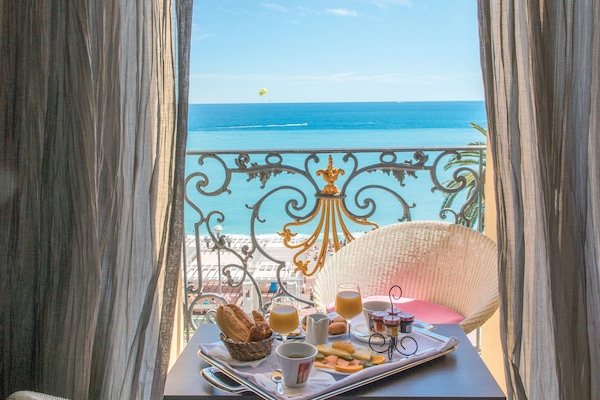 Room service – dining