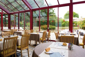 Daily buffet breakfast (EUR 15 per person)