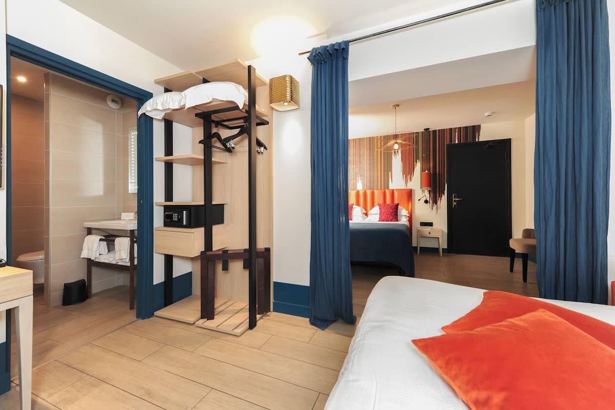 junior suite | minibar, in-room safe, blackout curtains, soundproofing