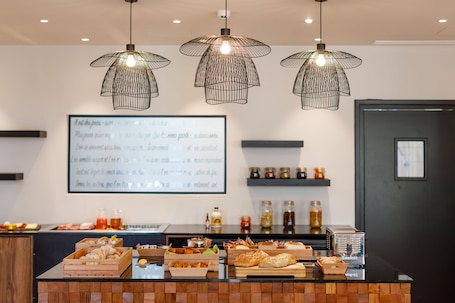 Daily buffet breakfast (EUR 20 per person)