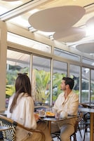 Desayuno buffet todos los días (con cargo)