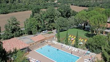 Indendørs pool, udendørs pool, liggestole