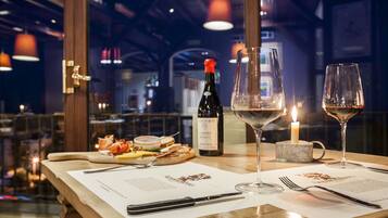 Phục vụ bữa sáng, bữa tối, đặc sản địa phương, nhìn ra biển