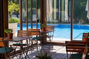 Sæsonbestemt udendørs pool