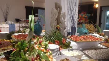 Breakfast, lunch, dinner served; international cuisine