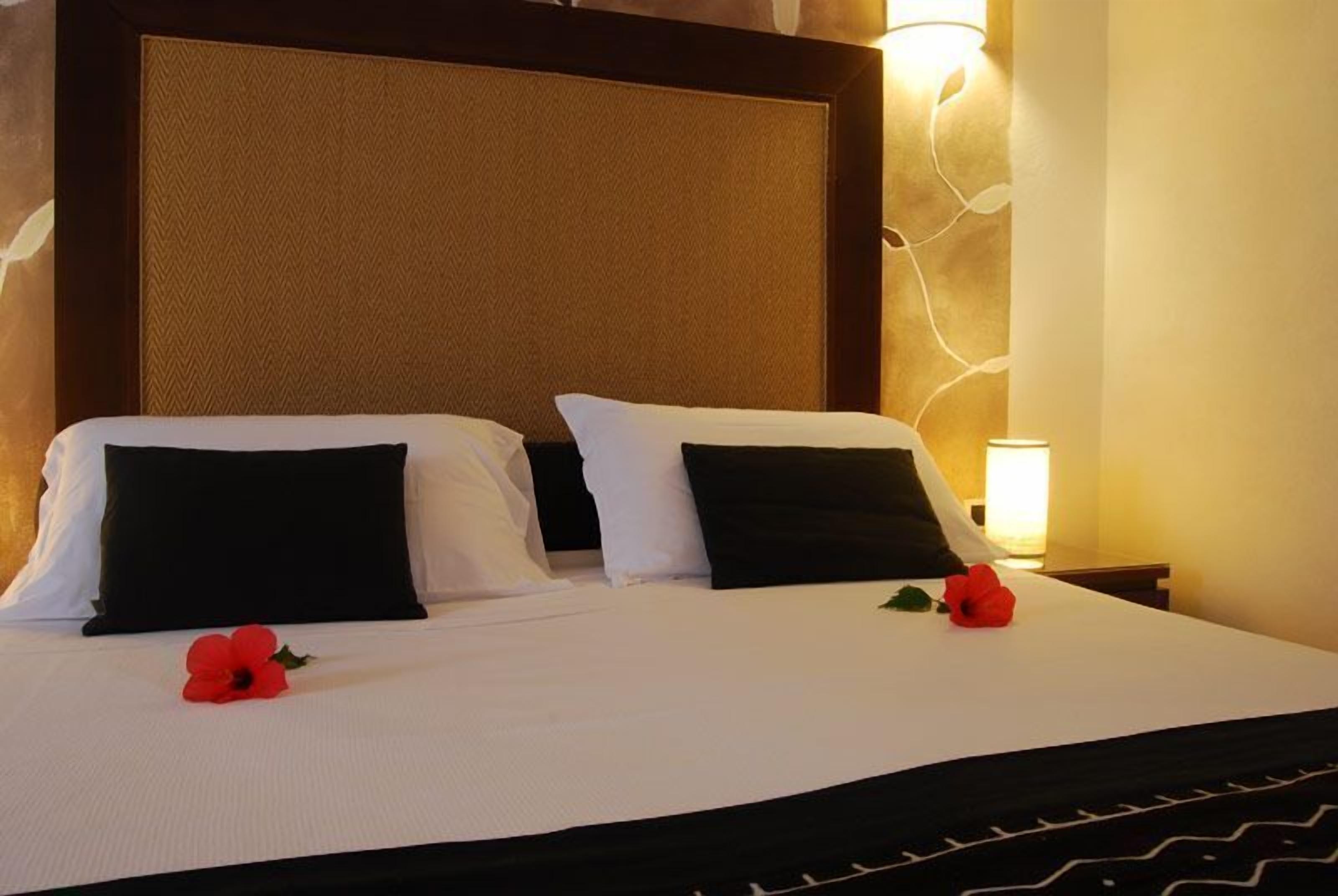 Minibar, in-room safe, desk, cribs/infant beds