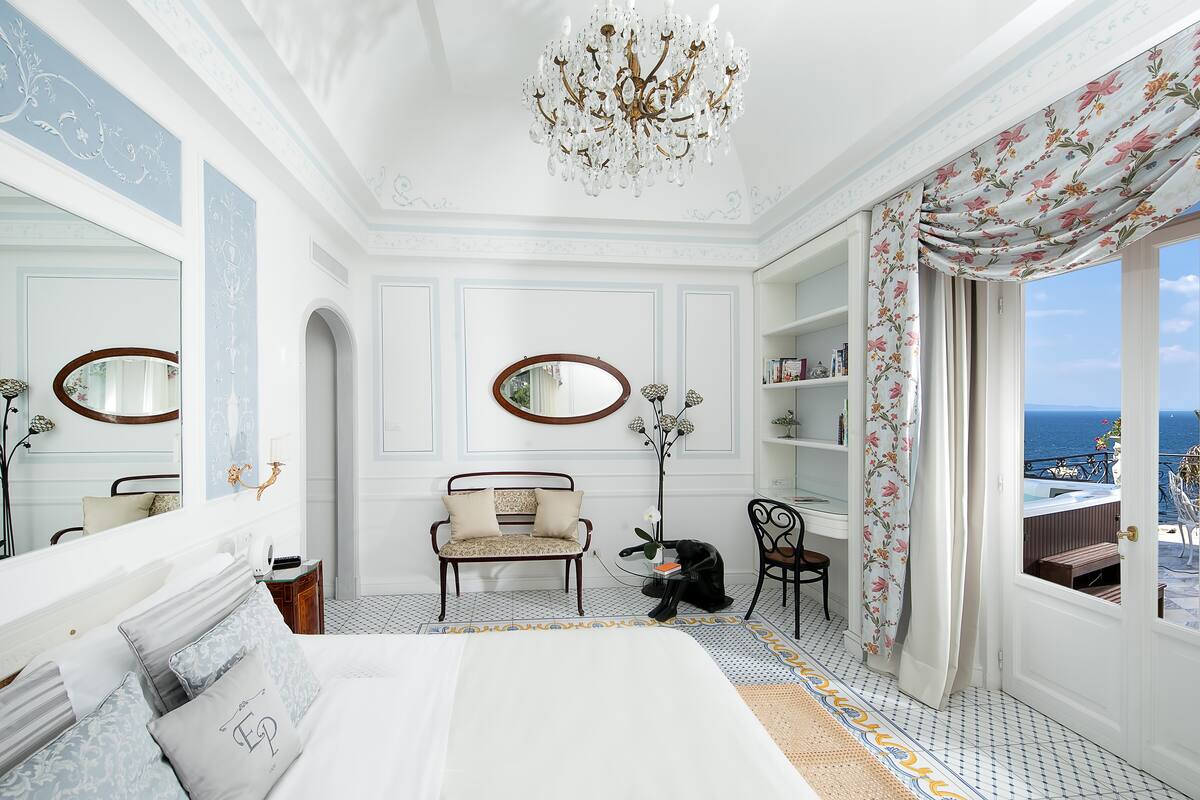 executive double or twin room, 1 bedroom, jetted tub, sea view | 1 bedroom, minibar, in-room safe, desk
