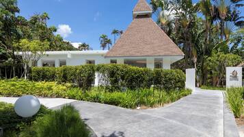 Couples treatment room(s), hot tub, steam room, Turkish bath/hammam