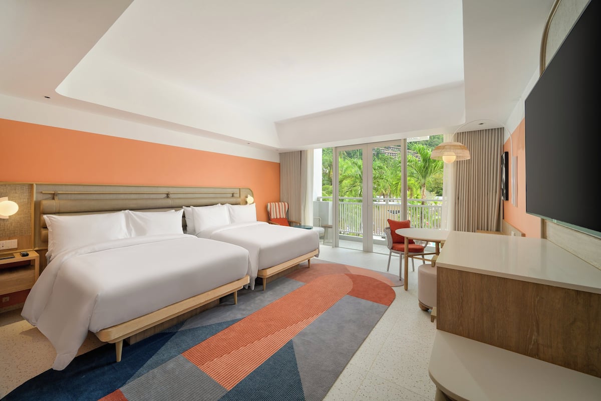 Deluxe Room, 2 Double Beds, Pool View