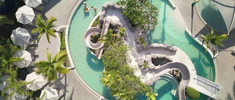 Poolside bar