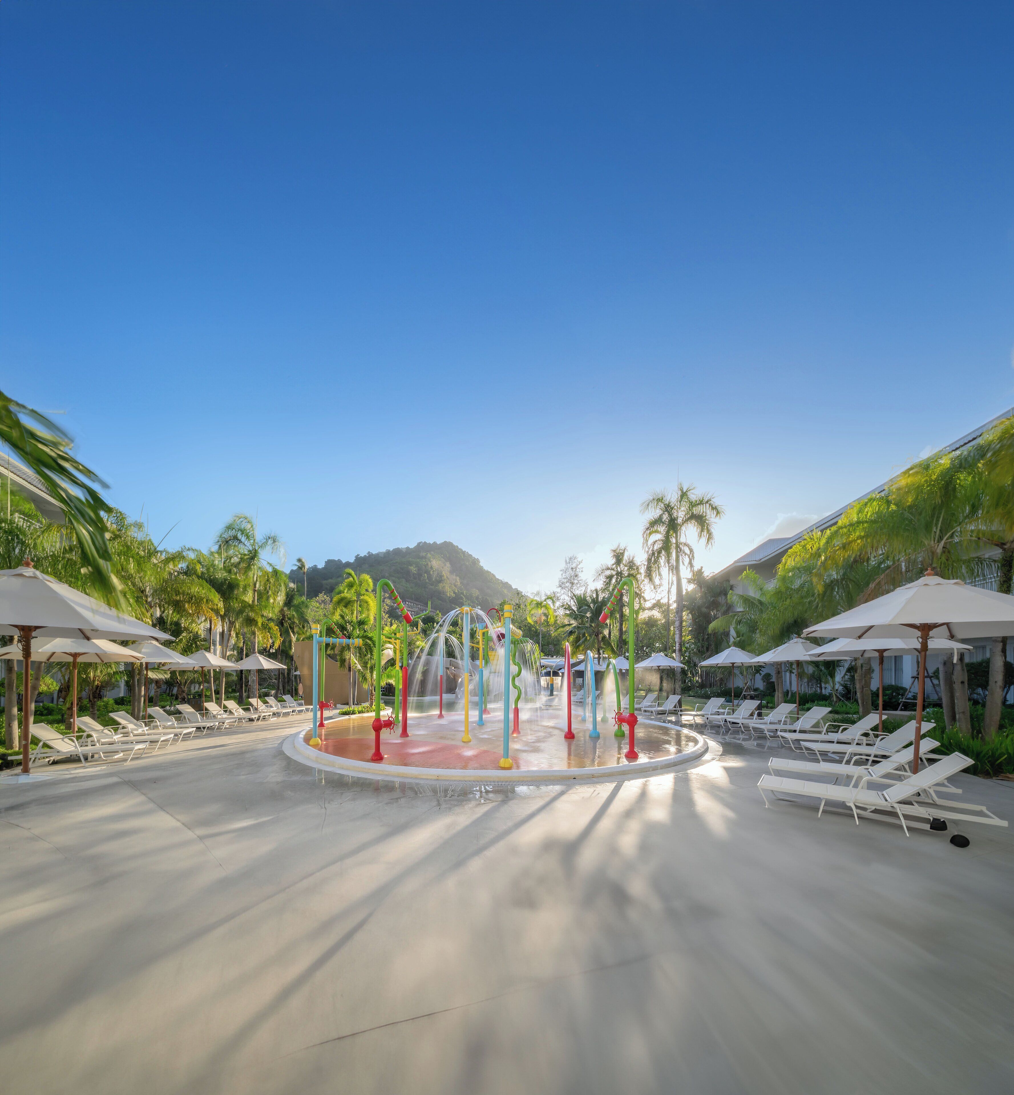 3 outdoor pools, pool umbrellas, pool loungers