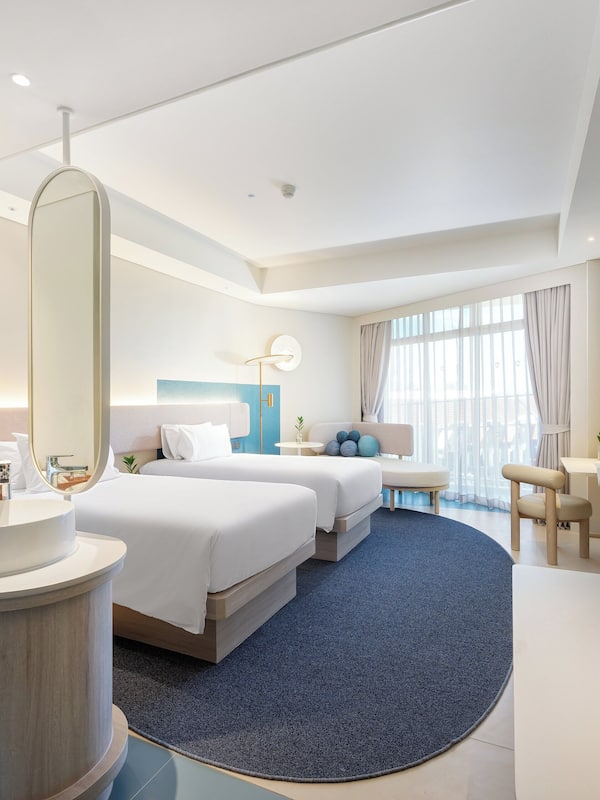 Superior Twin Room, Ocean View | Minibar, in-room safe, desk, blackout curtains