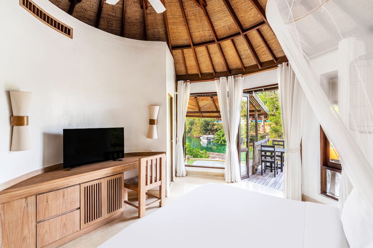 AANA Villa with Plunge Pool River View | 1 間睡房、高級寢具、房內夾萬、書桌