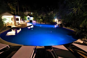 2 outdoor pools, a heated pool, open 6:30 AM to 9:30 AM, pool umbrellas - Grande Florida Beachside Resort (Miami)