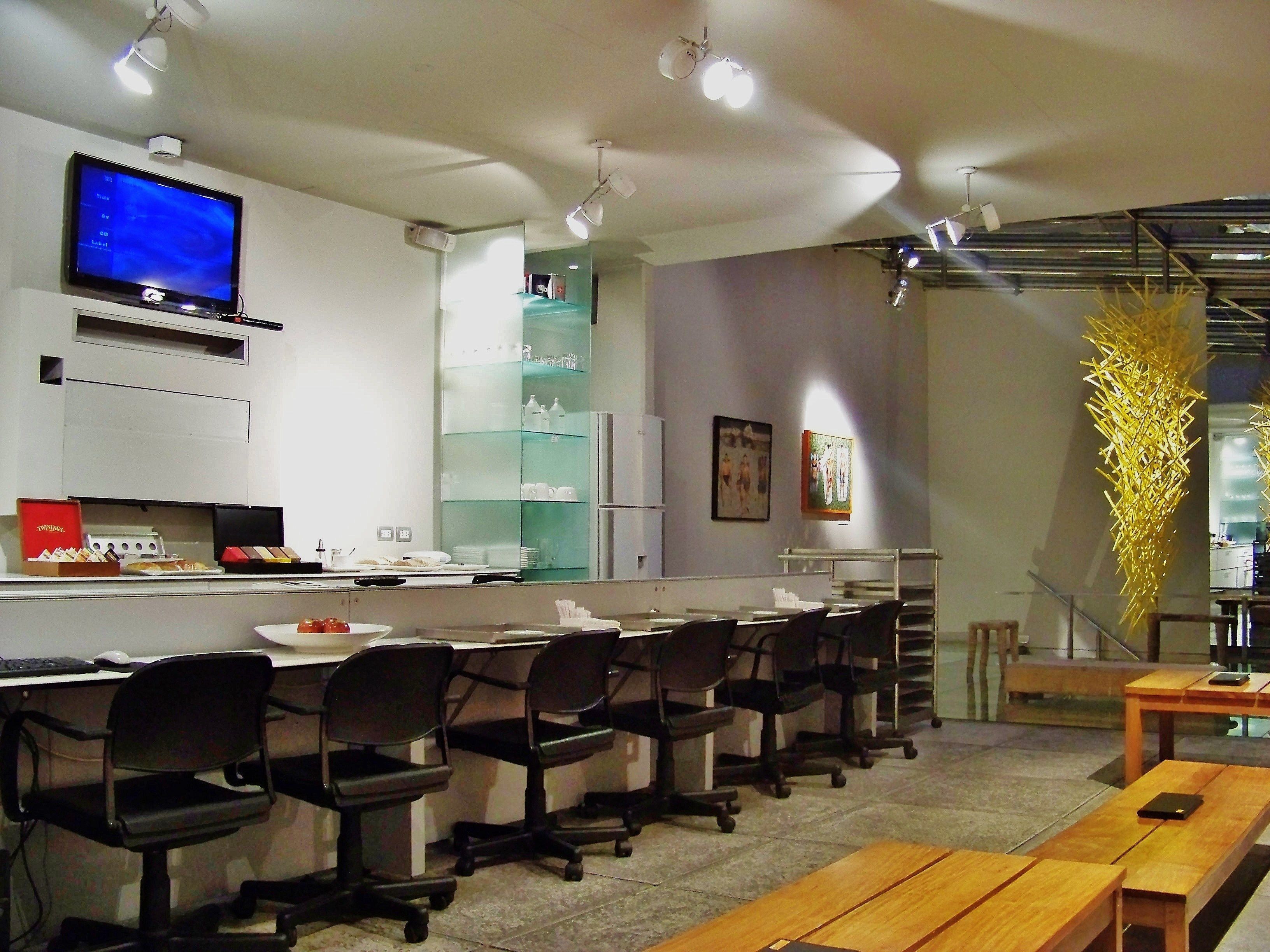 daily full breakfast for a fee