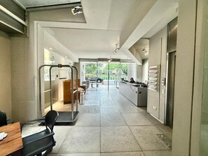 Check-in/check-out kiosk