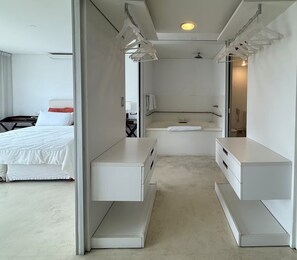 Deluxe Suite | Bilik Mandi | Gabungan pancuran/tab mandi, tab mandi berpancutan 