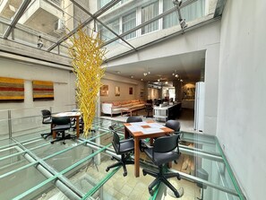 Café da manhã completo todos os dias mediante uma taxa