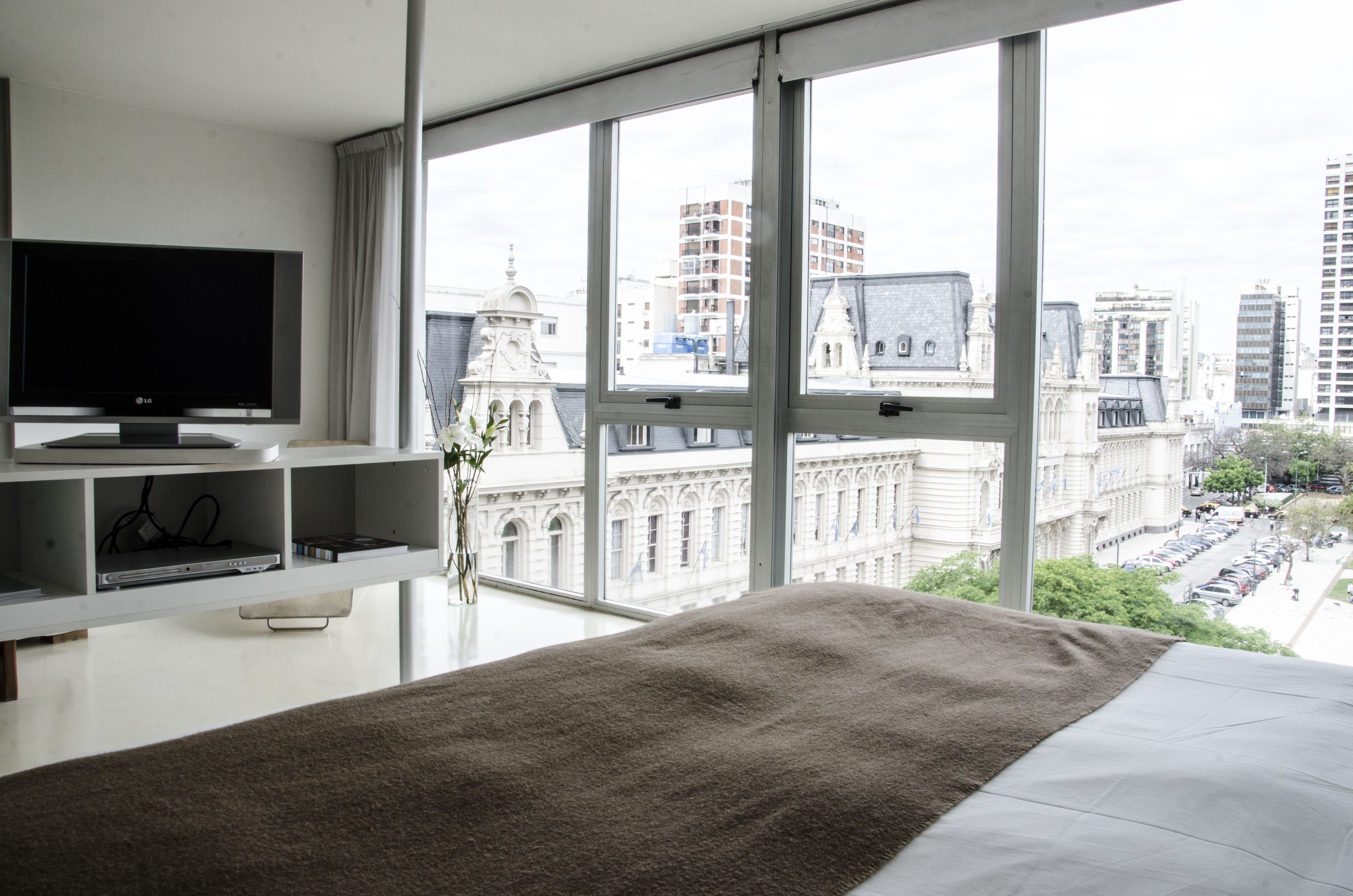 deluxe suite | premium bedding, minibar, in-room safe, individually decorated