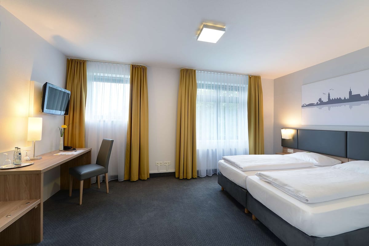 Superior Double Room | Peti besi dalam bilik, meja, kalis bunyi, katil bayi/kot (percuma)