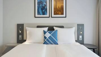 Standardzimmer, 1 King-Bett, Gartenblick | Zimmersafe, Schreibtisch, schallisolierte Zimmer, kostenlose Babybetten