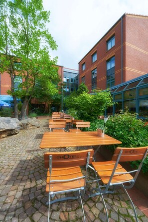 아침 식사 및 저녁 식사 제공