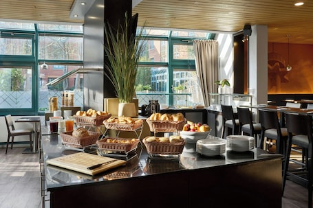 Daily buffet breakfast for a fee. Four Points Flex by Sheraton Hannover