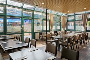 Restaurant - Four Points Flex by Sheraton Hannover (Hannover)