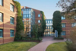 Rom – standard, 1 kingsize-seng, hageutsikt | Terrasse/patio