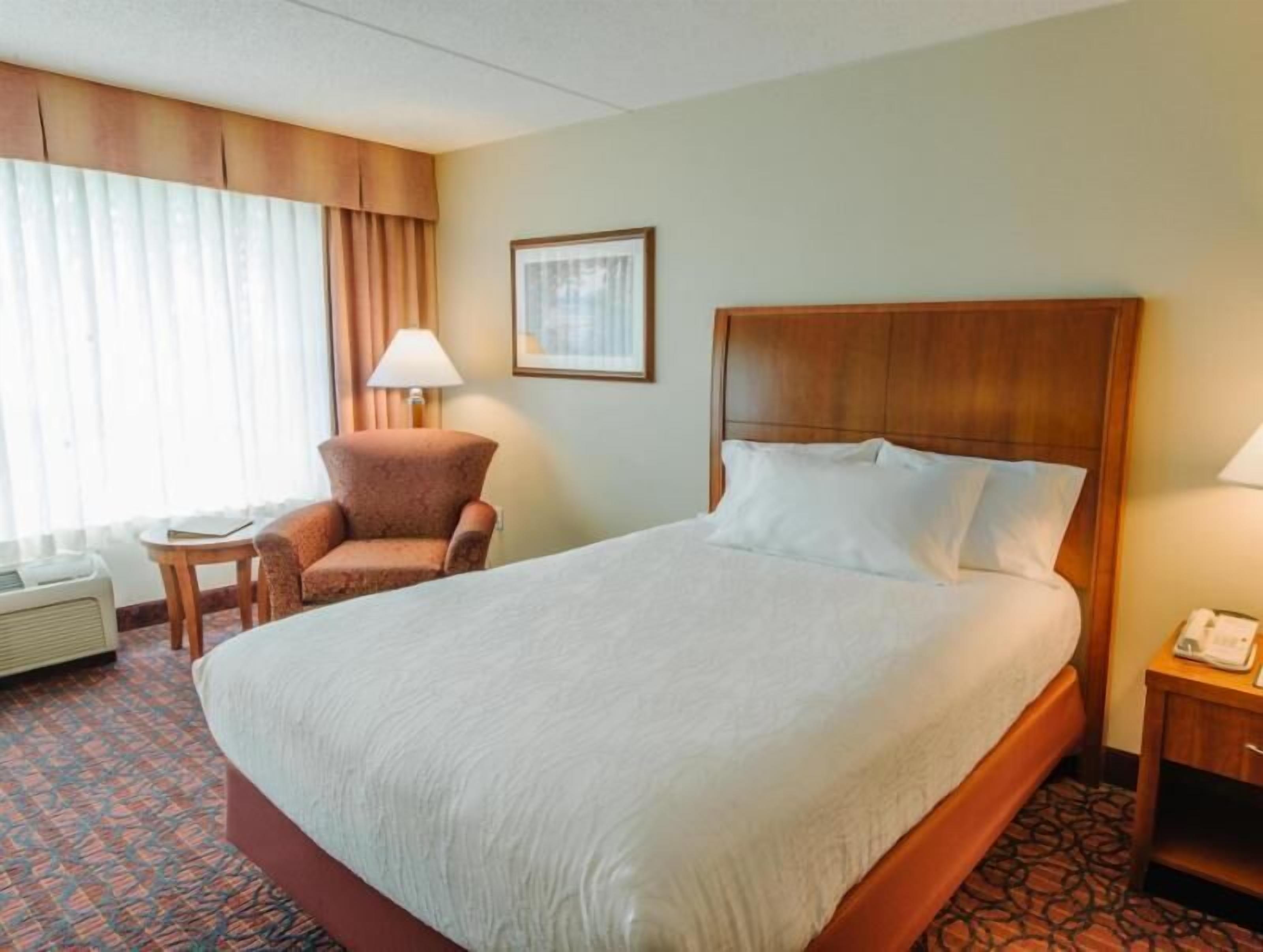 In-room safe, individually furnished, desk, laptop workspace