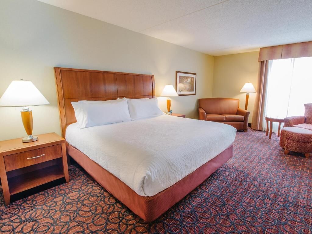 In-room safe, individually furnished, desk, laptop workspace