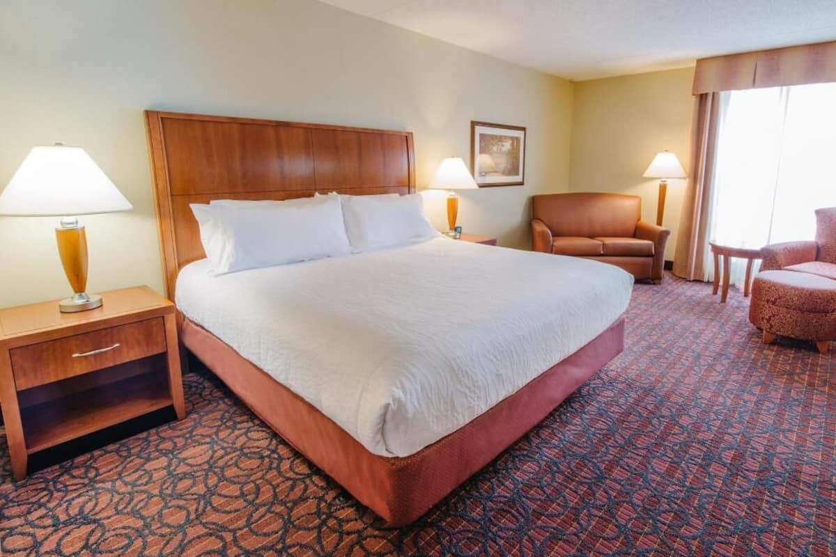 In-room safe, individually furnished, desk, laptop workspace