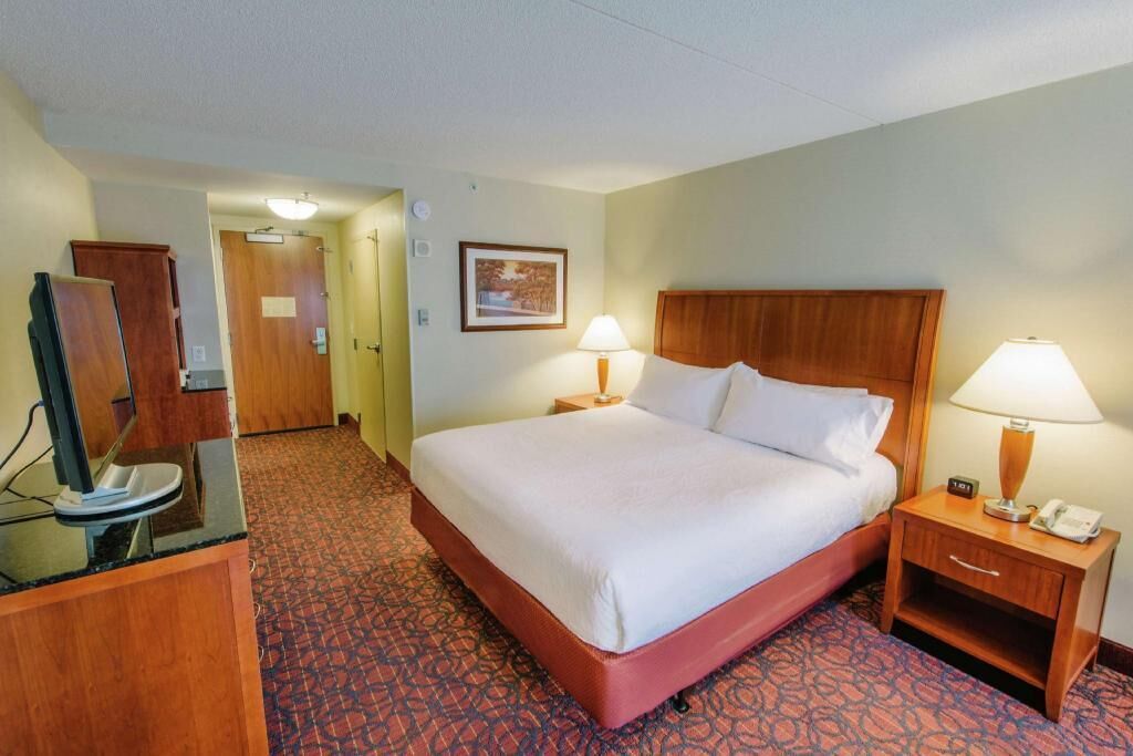 In-room safe, individually furnished, desk, laptop workspace