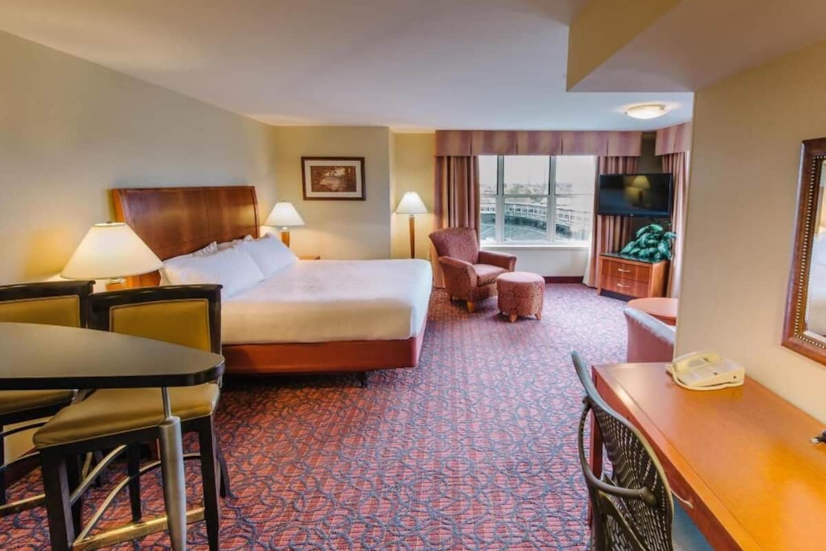 In-room safe, individually furnished, desk, laptop workspace