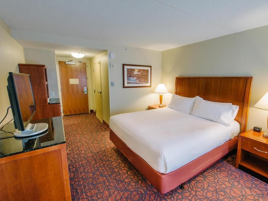 In-room safe, individually furnished, desk, laptop workspace