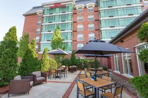 Exterior - Hilton Garden Inn Manchester Downtown (Manchester)