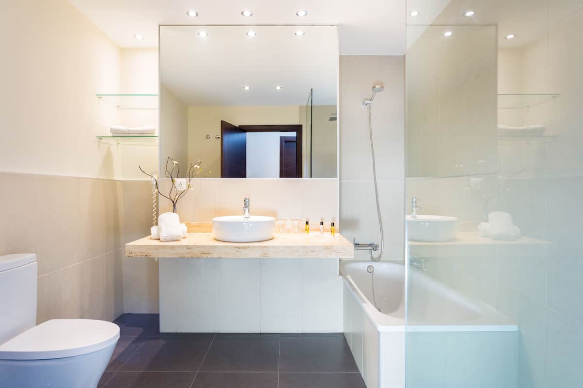 comfort triple room | bathroom | separate bathtub and shower, rainfall showerhead, free toiletries