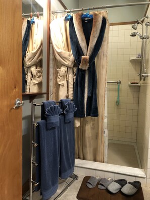 Standard-Dreibettzimmer, mit Bad (Turquoise Room) | Badezimmer