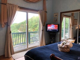 标准三人房, 独立浴室 (Turquoise Room) | 高档床上用品、特色装修、特色家居、办公桌