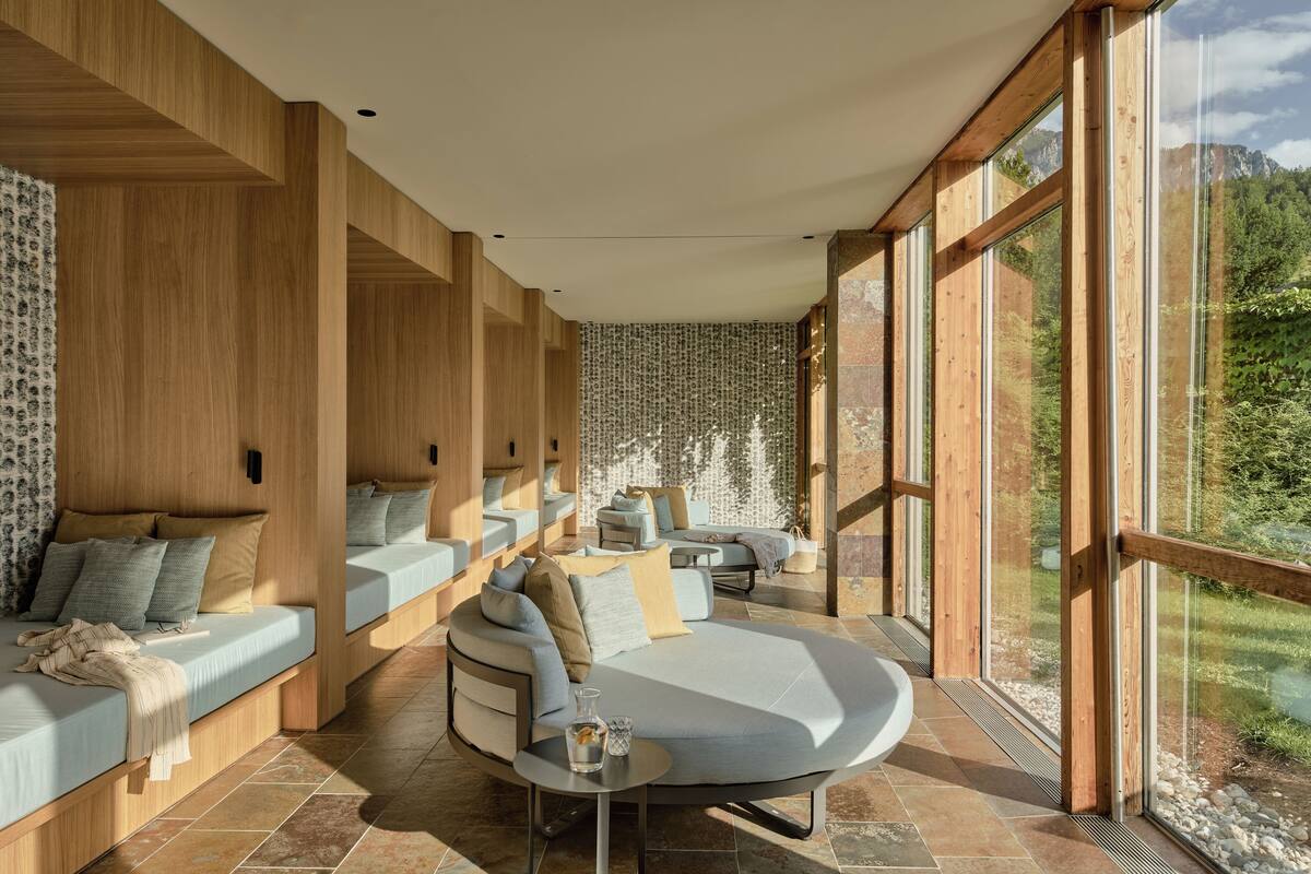 couples treatment room(s), sauna, hot tub, steam room, body treatments