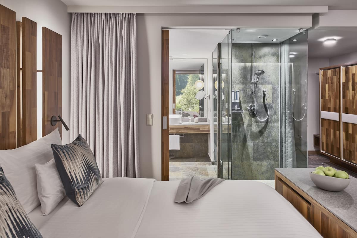 1 bedroom, minibar, in-room safe, desk