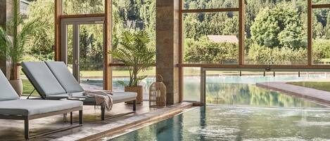 Couples treatment rooms, sauna, hot tub, steam room, body treatments