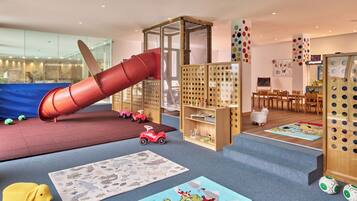 Childrenâs play area â indoor
