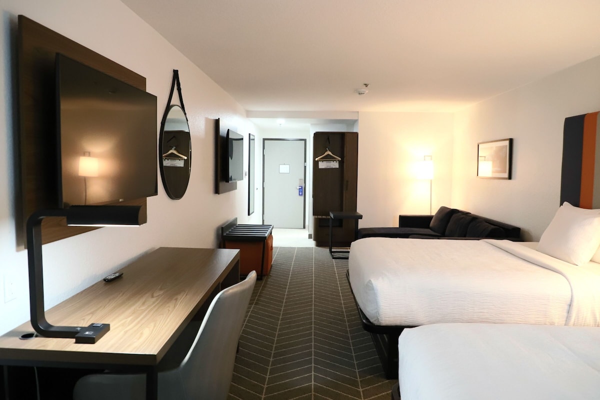 Studio Suite, 2 Queen Beds | Desk, iron/ironing board, free cots/infant beds, free WiFi