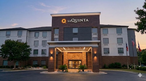La Quinta Inn & Suites by Wyndham Auburn - University Area