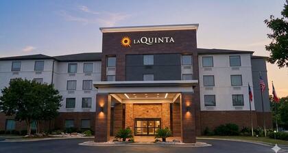 La Quinta Inn & Suites by Wyndham Auburn - University Area