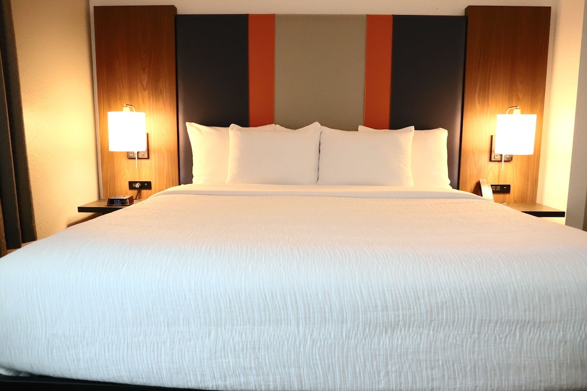 Desk, iron/ironing board, free cots/infant beds, free WiFi